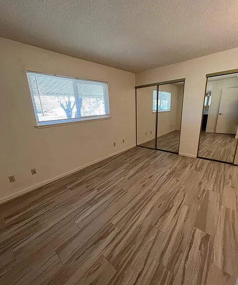 7560 Valley Vista Ave — Photo 12
