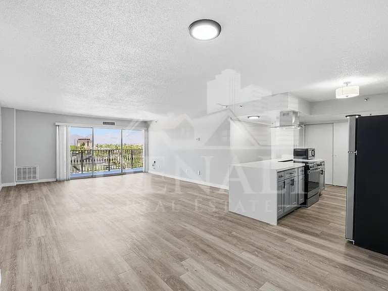 425 W Paseo Redondo #6E — Photo 3
