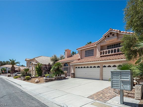 2nd image of 905 Squaw Peak Dr