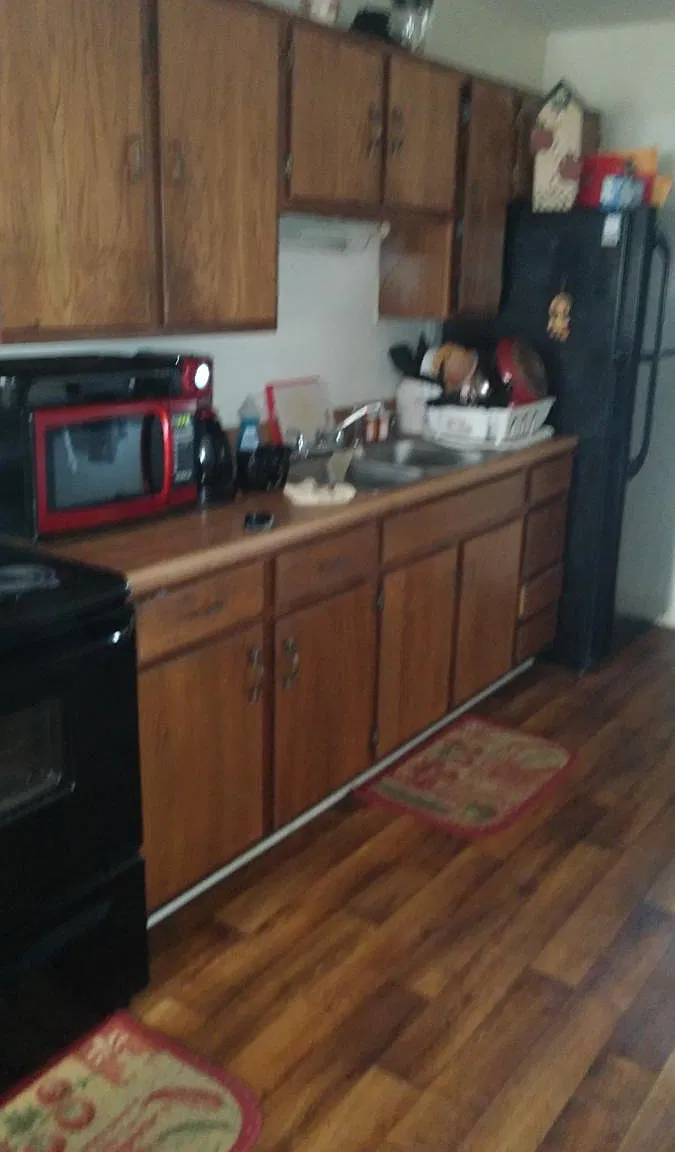 3 bed, 1.5 bath, 1100 sqft, $900 — Photo 3