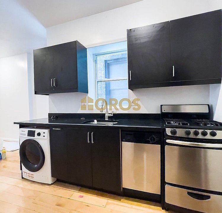 1st image of 213 E 10th St APT 11