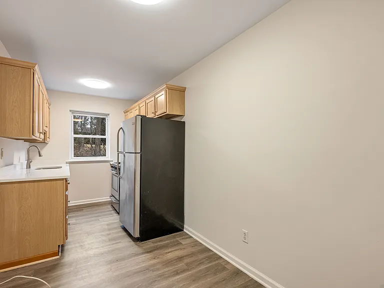 121 Regency Park — Photo 4