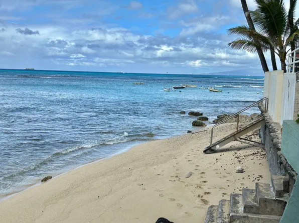 2943 Kalakaua Ave APT 103, Honolulu, HI 96815