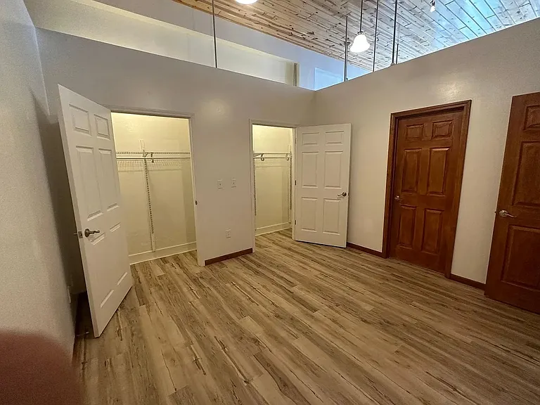 107 N Main St — Photo 3