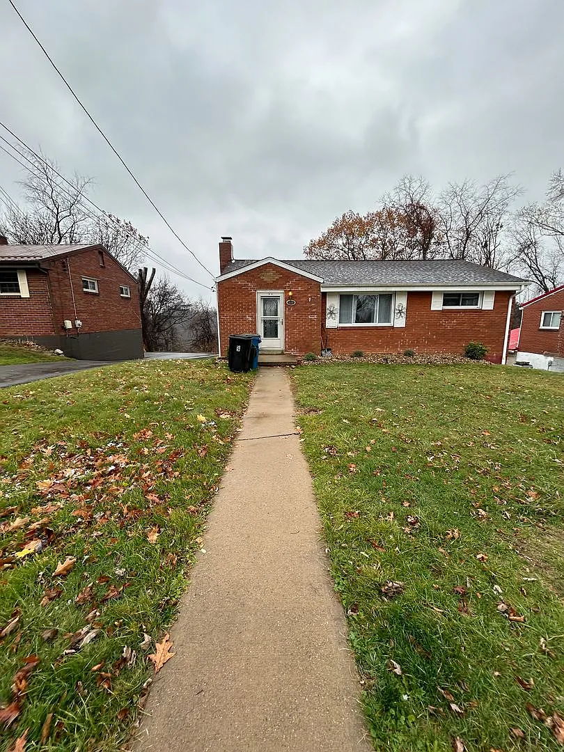 A Stylish Haven in Moon two., 3BR/2BA with a one car garage and lots of updates! — Photo 1