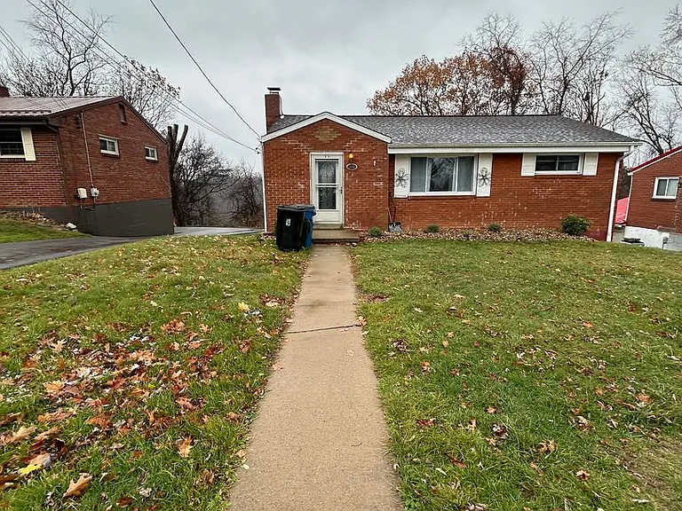 506 Crescent Boulevard Ext — Photo 1