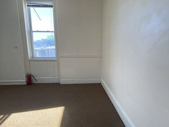 4th image of 3240 N 15th St Floor 3