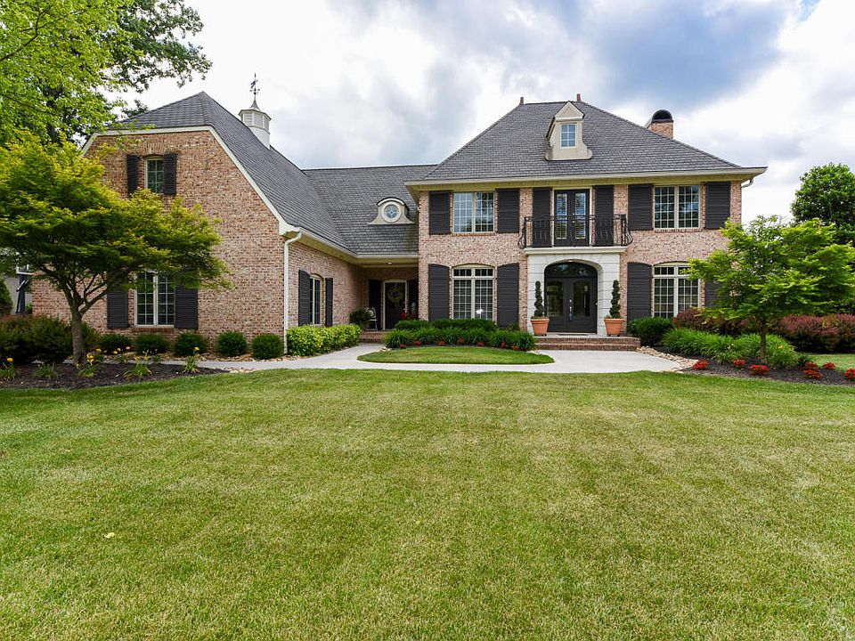 1st image of 472 Broadmoor Dr