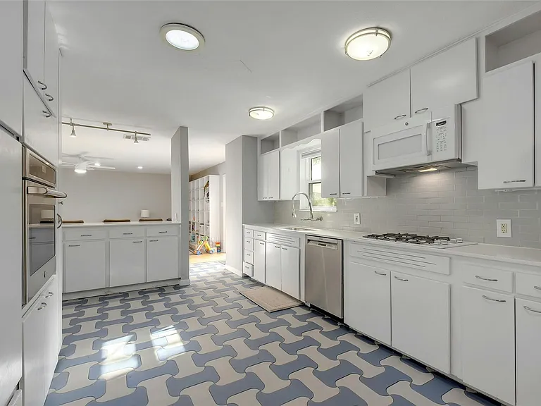 1500 Northridge Dr — Photo 9
