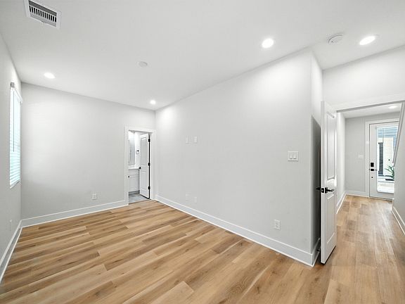 5th image of 2304 Hoskins Dr #2304D
