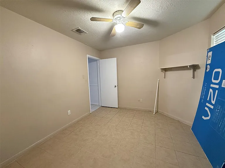 10807 Emery Dr — Photo 4