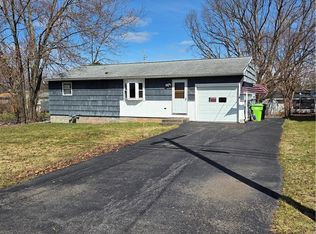 220 Pleasantview Dr, Liverpool, NY 13088