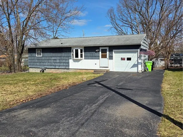 220 Pleasantview Dr, Liverpool, NY 13088