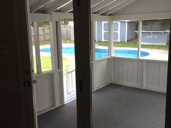 4th image of 28 Brookwood Dr