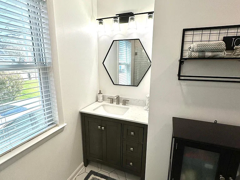 118 Kings Hwy #1 — Photo 17