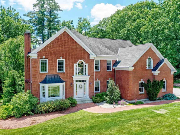 16 Grant Drive, Bedford, NH 03110