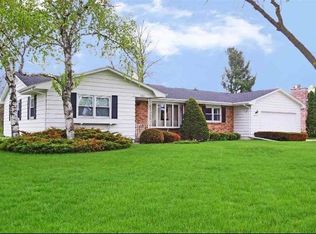922 Morningside Dr, Janesville, WI 53546