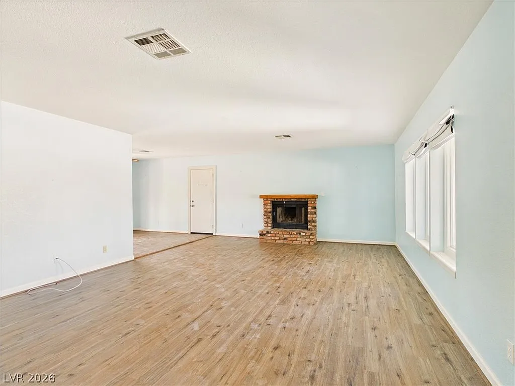 3 bed, 2.0 bath, 1612 sqft, $1,900 — Photo 4