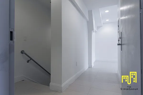 Rented by The Syper Group | media 20