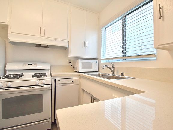 4th image of 4334 Mammoth Ave APT 4