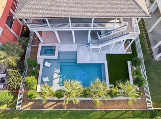 13522 Windlass Cir, Galveston, TX 77554