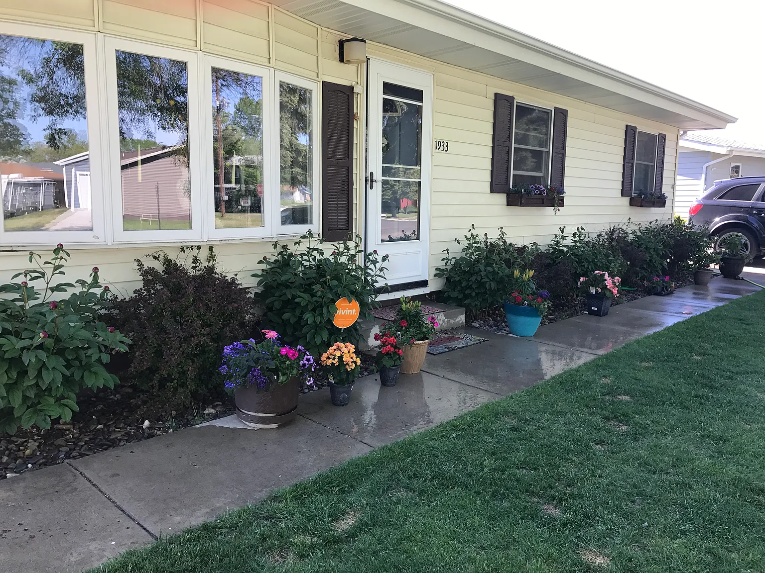 5 bed, 2174 sqft, $2,500 — Photo 2