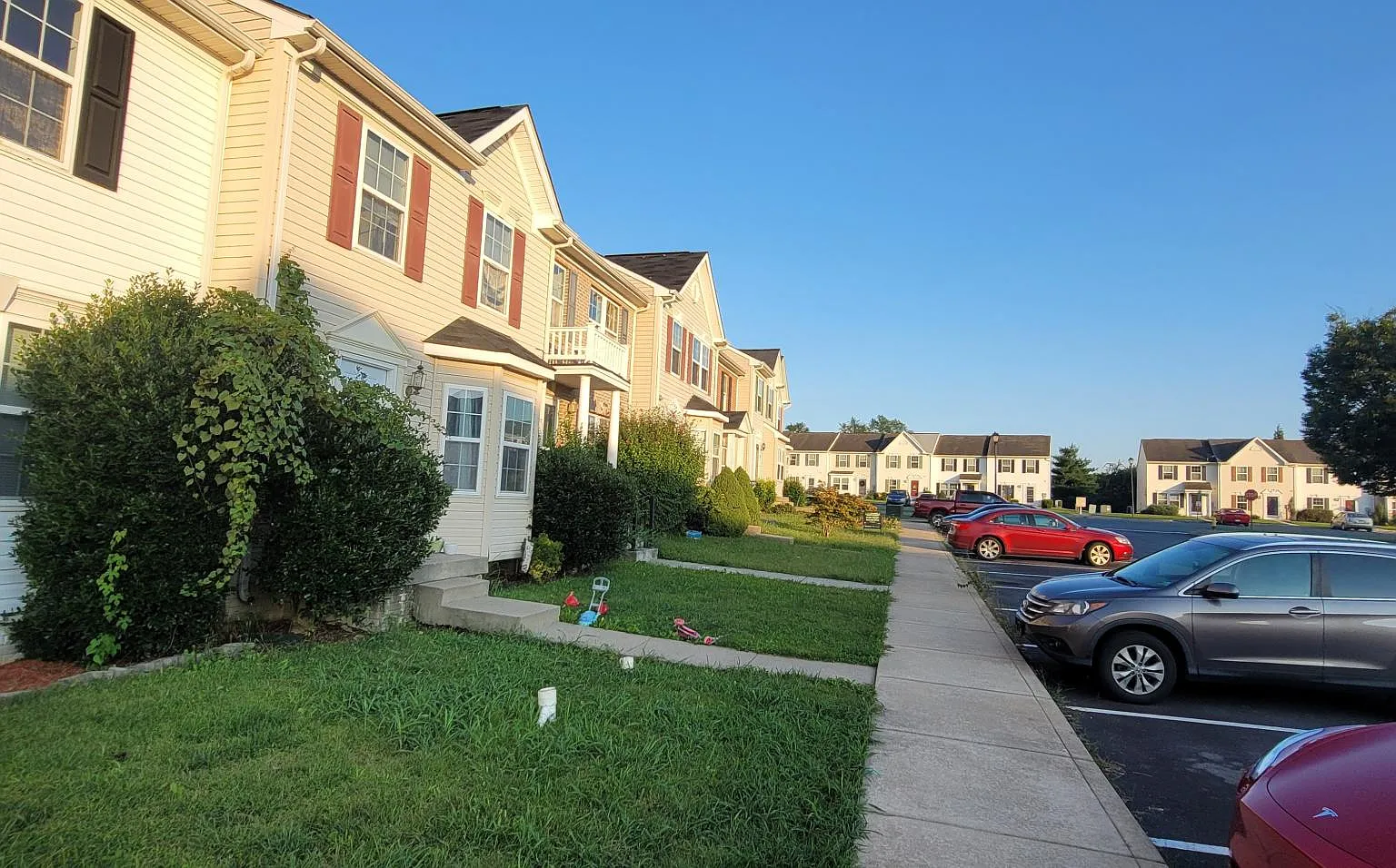 3 bed, 2.5 bath, 1750 sqft, $1,700 — Photo 4