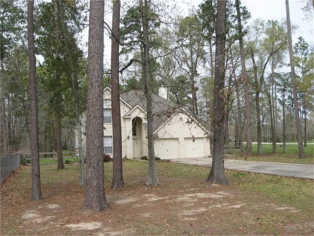 3/2.5/2A on .93 acre lot
