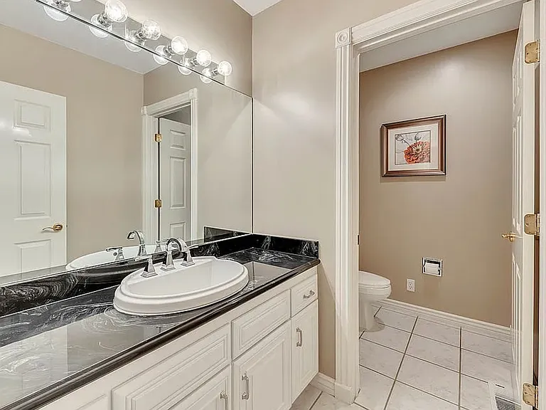 825 N Capitol Blvd — Photo 4