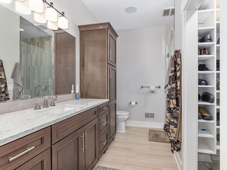 7002 Silver Lake Dr NE — Photo 15