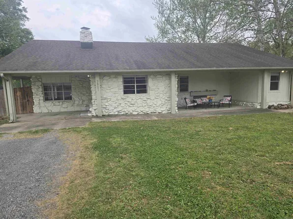 3801 W Tyler St, Conway, AR 72034