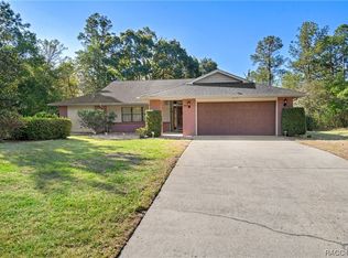 77 Greentree St, Homosassa, FL 34446