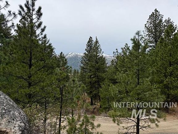 4th image of 468 Hilltop Rd