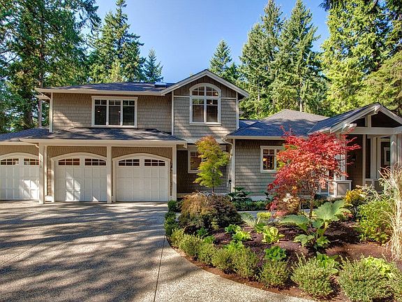 2nd image of 13410 NE 36th Pl