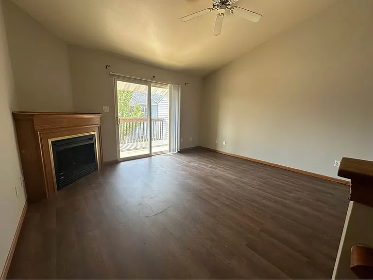424 4th Ave — Photo 3