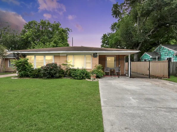 8043 Wier Dr, Houston, TX 77017