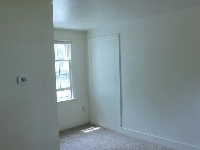 128-134 1/2 University Ln — Photo 10