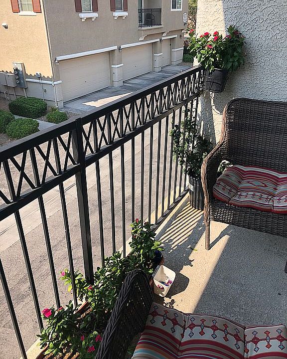 Exterior balcony 