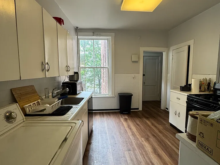 104 Strathmore Rd #2 — Photo 12
