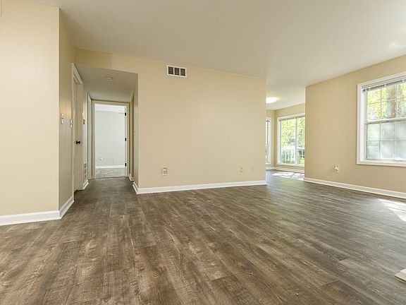 5th image of 906 Glenleaf Dr #906