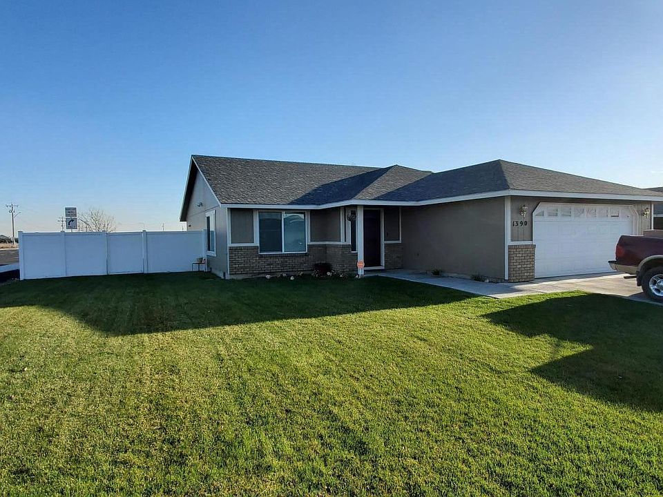 1st image of 1390 Gemstone St