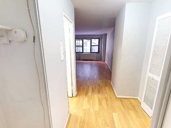 4th image of 220 E 57th St APT 3G