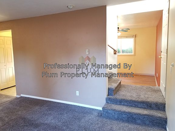 3rd image of 104 Hearth Ct