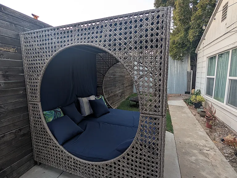 1342 Bennett Ave — Photo 3