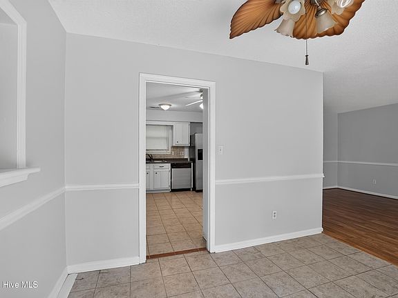 5th image of 114 Shadow Brook Road