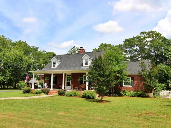 1538 Redfields Rd, Appomattox, VA 24522