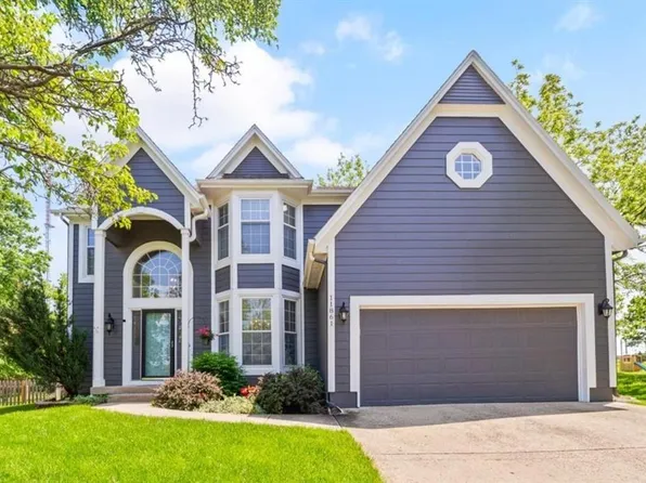 11861 S Skyview Ln, Olathe, KS 66061