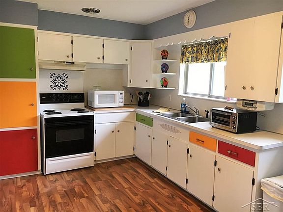 4th image of 2540 Haenlein Dr