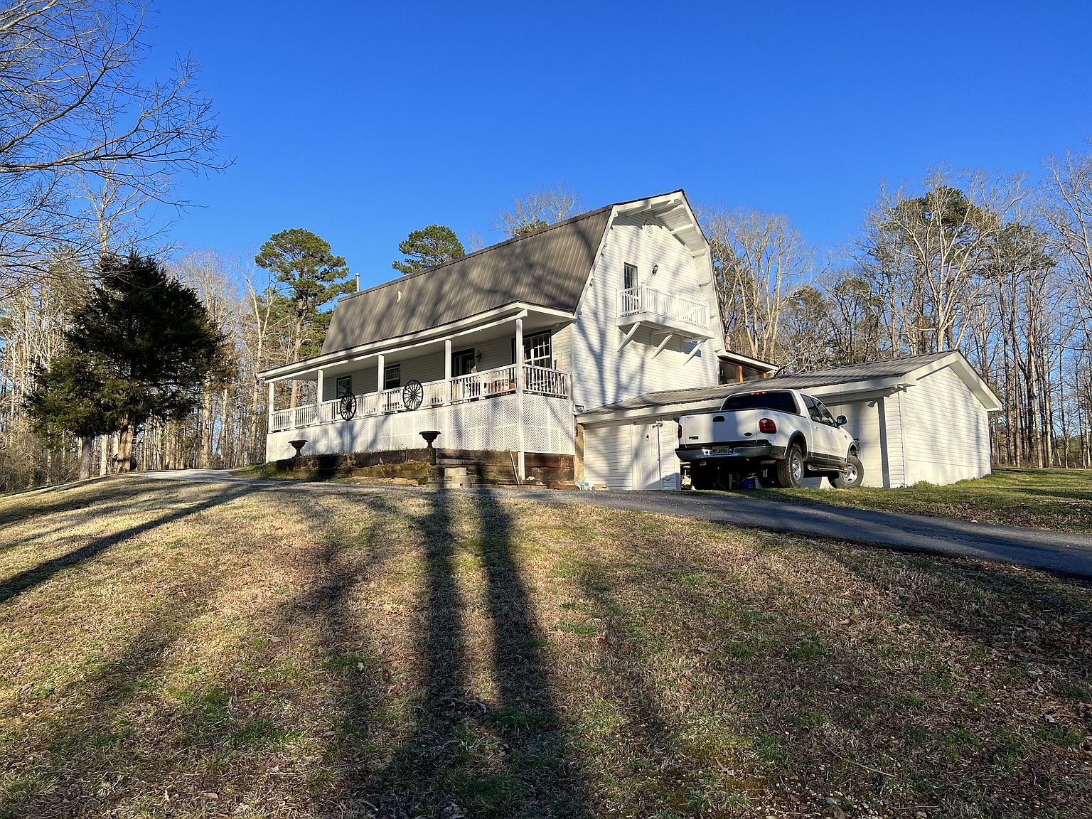 813 Columbia Hwy N, Hohenwald, TN 38462 | Zillow