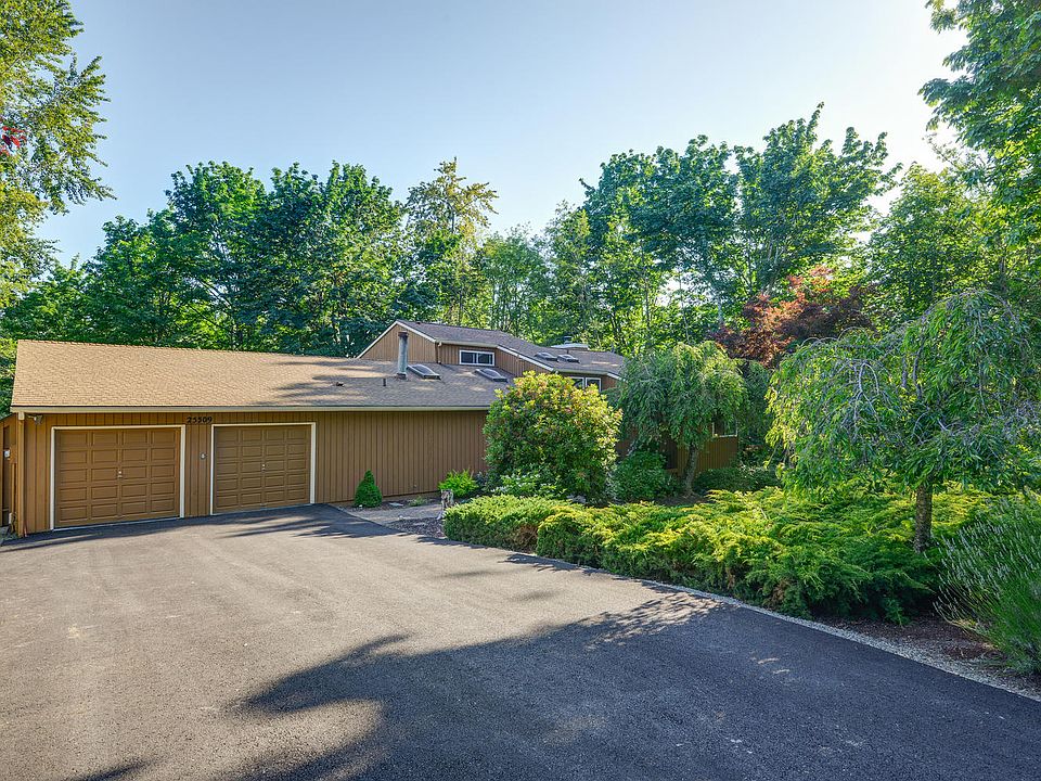 1st image of 25509 NE 42nd Pl